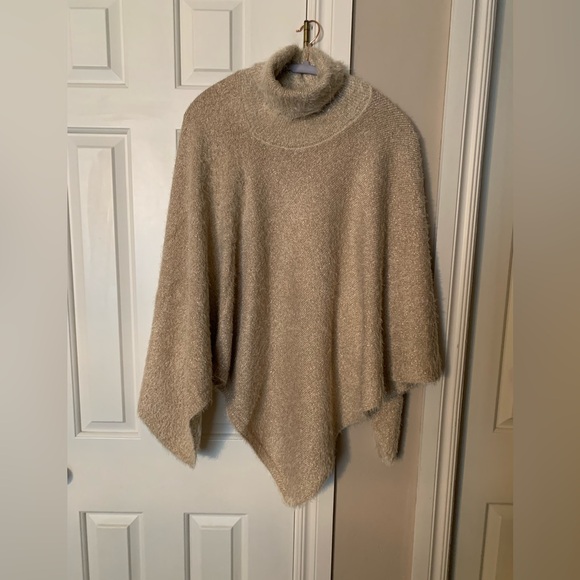Anthropologie Akemi + Kin Eyelash Poncho Cream and Gold Metallic Turtleneck O/S - Picture 4 of 11